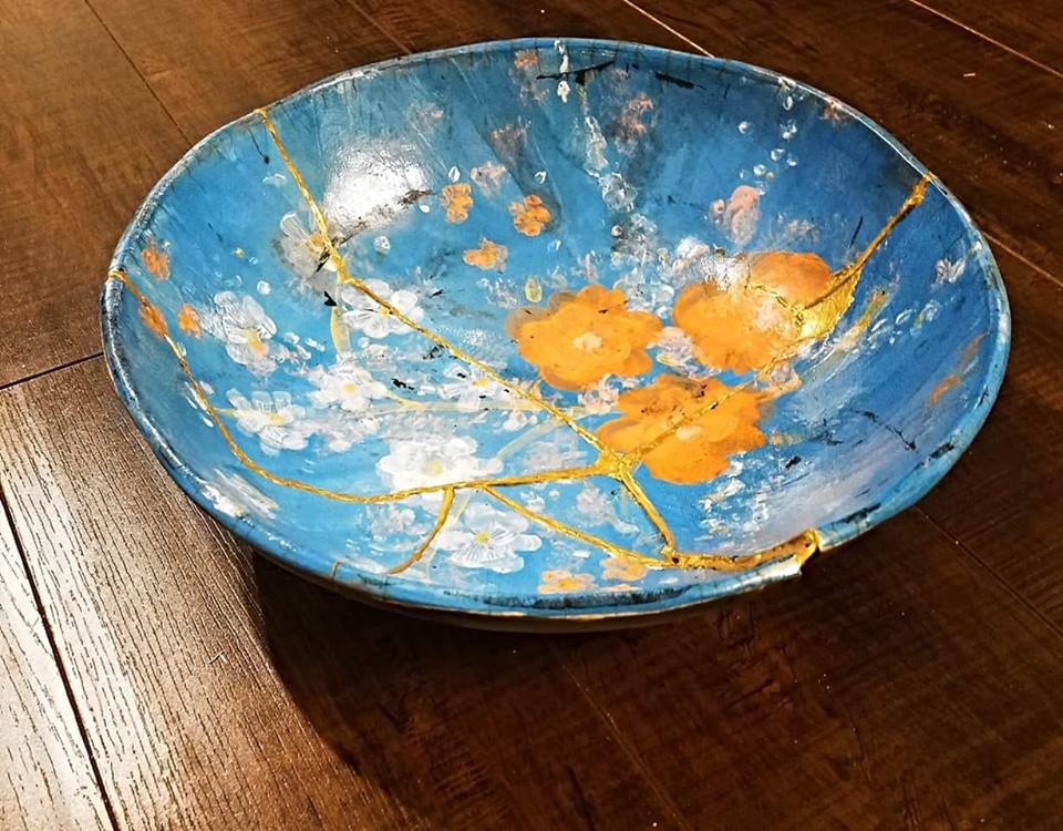 kintsugi pottery