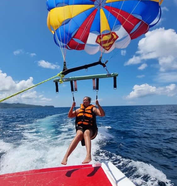 Stephanie Santos parasailing